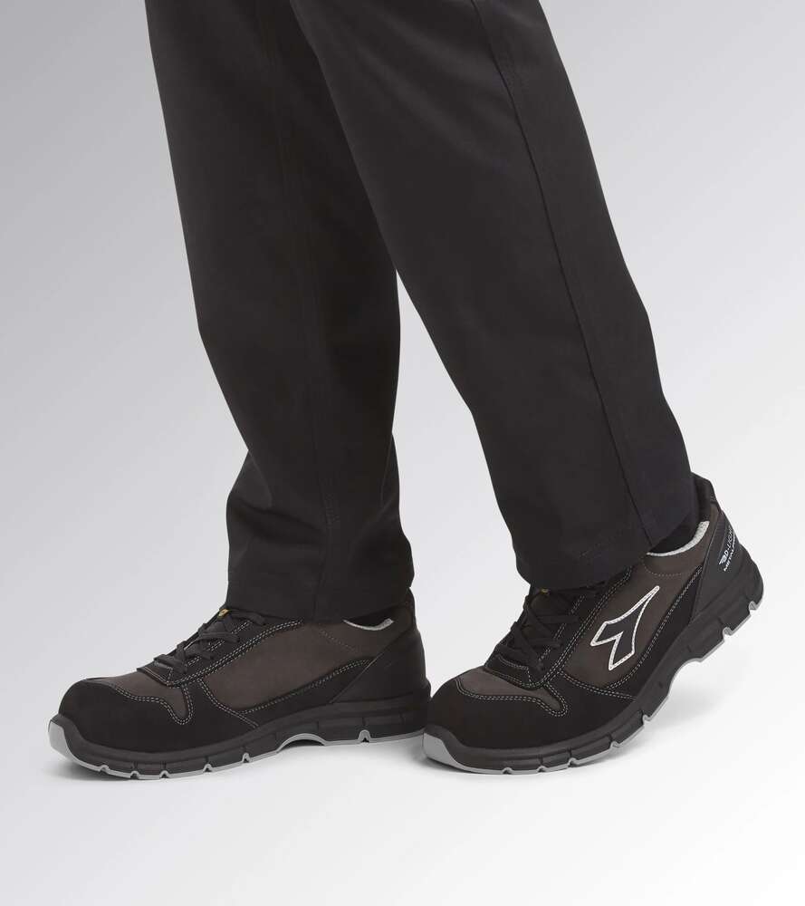 Image du produit CHAUSSURE SECURITE T.45 RUN LOW MET FREE S3L FO SR ESD NOIR/GRIS ANTRACITE